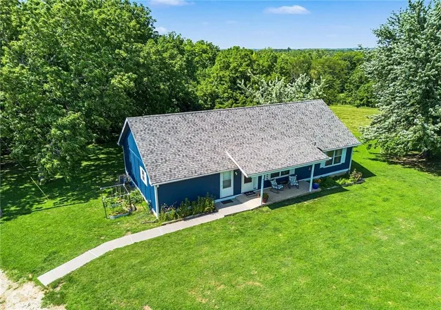 1st image of 9241 Hamm Dr, Oskaloosa, KS 66066 | MLS# 2630500
