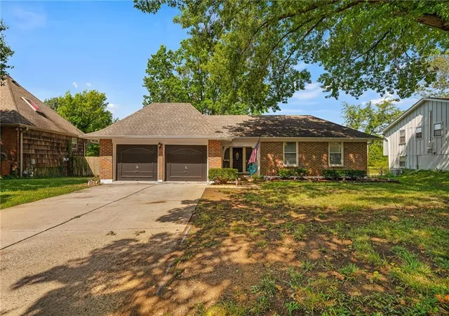 1st image of 10450 College Ave, Kansas City, MO 64137 | MLS# 2630506