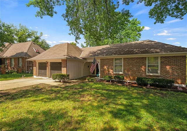 2nd image of 10450 College Ave, Kansas City, MO 64137 | MLS# 2630506
