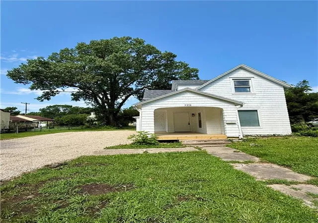 Homes for sale in Ottawa, KS | 1216 S Cedar St, Ottawa, KS 66067 | MLS# 2630510