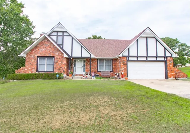 1st image of 1519 Shady Ln, Warsaw, MO 65355 | MLS# 2630513