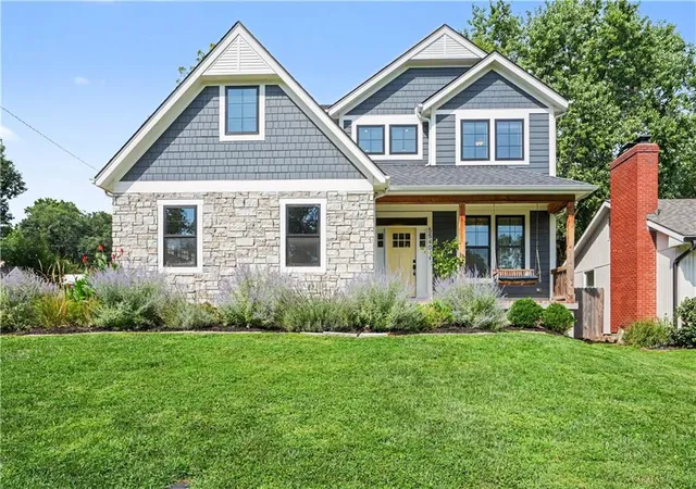 1st image of 5540 Maple St, Mission, KS 66202 | MLS# 2630514