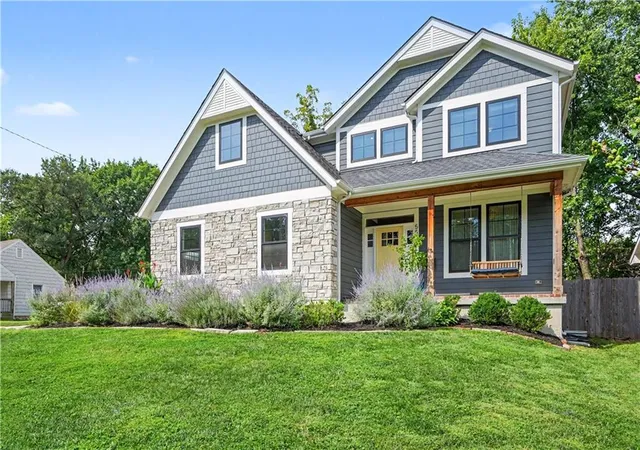 2nd image of 5540 Maple St, Mission, KS 66202 | MLS# 2630514