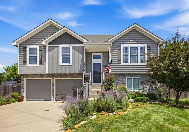 2nd image of 11500 E 207th Cir, Peculiar, MO 64078 | MLS# 2630525
