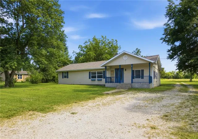 Homes for sale in Fort Scott, KS | 2278 Jayhawk Rd, Fort Scott, KS 66701 | MLS# 2630531