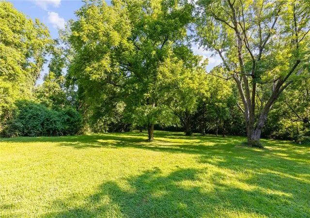 Photo 2 of Sale Pending at 7102 E 55th Street, Kansas City, MO 64129 | MLS# 2630537 | Listing updated on 2026-08-28