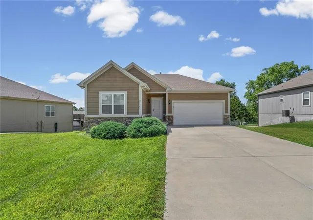 Homes for sale in Olathe, KS | 26165 W 141st Ct, Olathe, KS 66061 | MLS# 2630538