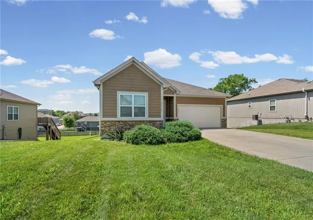 Homes for sale in Olathe, KS | 26165 W 141St Ct, Olathe, KS 66061 | MLS# 2630538