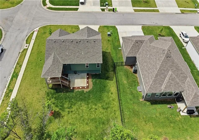 3rd image of 900 Crestwood Dr, Grain Valley, MO 64029 | MLS# 2630540