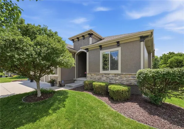 1st image of 404 Se Mill Creek Dr, Lees Summit, MO 64063 | MLS# 2630546