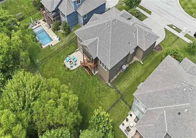 3rd image of 404 Se Mill Creek Dr, Lees Summit, MO 64063 | MLS# 2630546