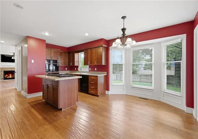3rd image of 2405 Ne Adams Dairy Rd, Blue Springs, MO 64014 | MLS# 2630549