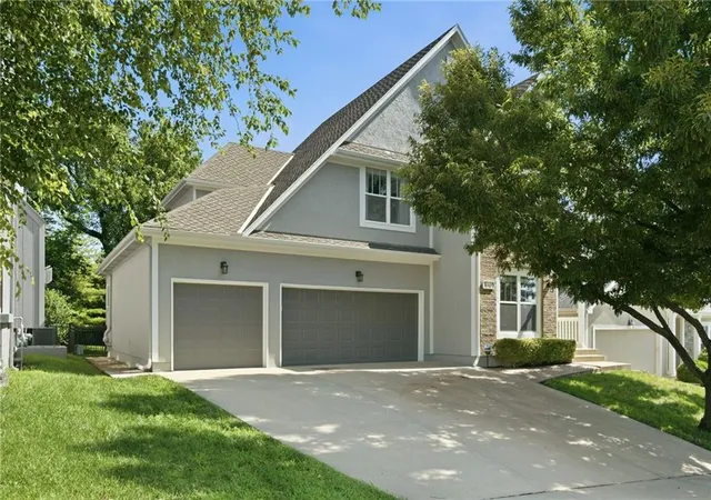 1st image of 1950 W Forest St, Olathe, KS 66061 | MLS# 2630554