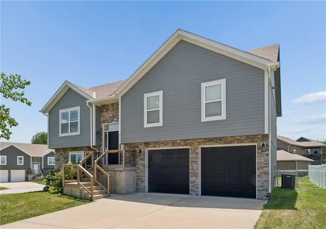 3rd image of 311 Fairview Cir, Platte City, MO 64079 | MLS# 2630559