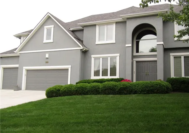 Homes for sale in Overland Park, KS | 12717 Richards St, Overland Park, KS 66213 | MLS# 2630562