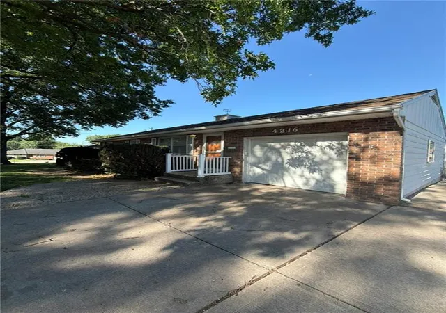Photo 2 of Sale Pending at 4216 S Pleasant St, Independence, MO 64055 | MLS# 2630563 | Listing updated on 2026-07-20