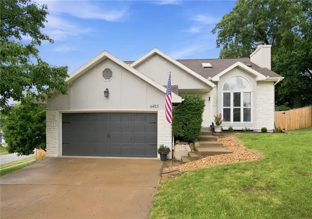 Photo 1 of Single family home for sale at 6453 N Amoret Ave, Kansas City, MO 64151 | MLS# 2630567 | Listing updated on 2026-08-30