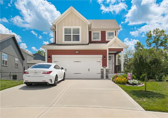 1st image of 1410 Camden Ct, Raymore, MO 64083 | MLS# 2630568