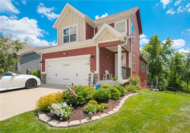 2nd image of 1410 Camden Ct, Raymore, MO 64083 | MLS# 2630568