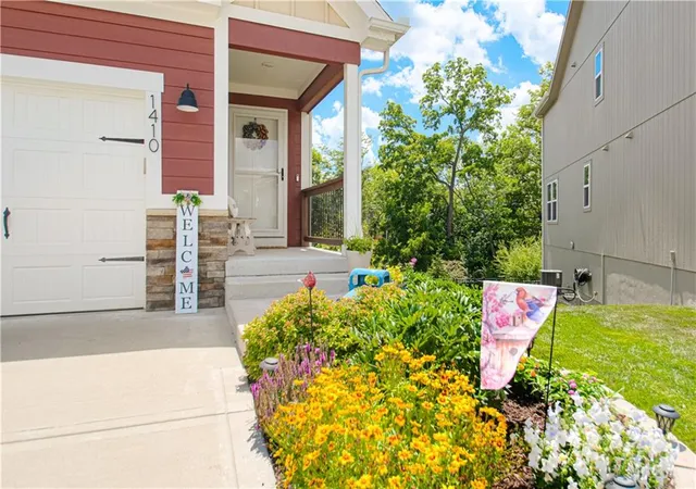 3rd image of 1410 Camden Ct, Raymore, MO 64083 | MLS# 2630568