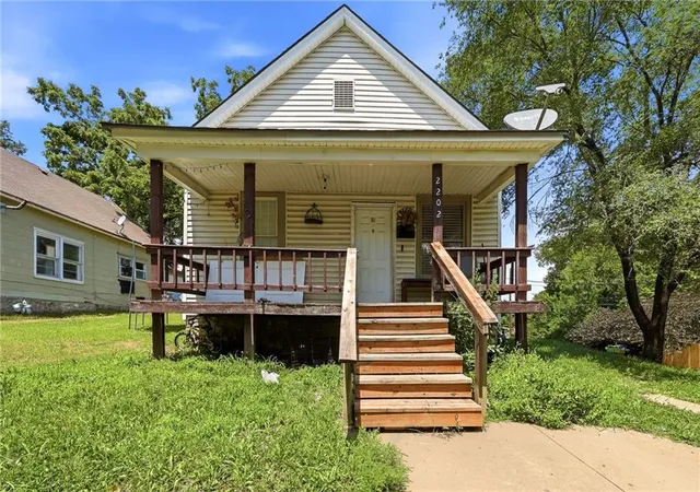 Photo 1 of Single family home for sale at 2202 Wood Ave, Kansas City, KS 66104 | MLS# 2630573 | Listing updated on 2026-08-26