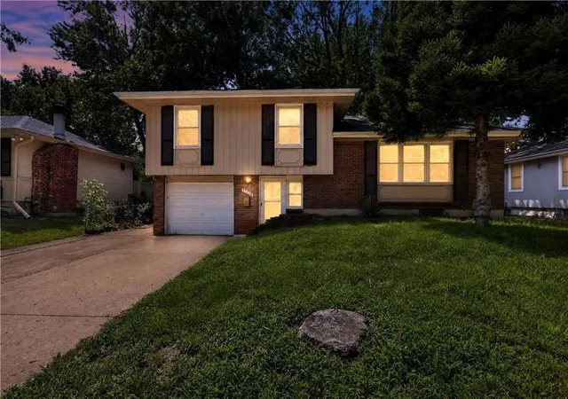 Photo 1 of Sale Pending at 11718 Fuller Ave, Kansas City, MO 64134 | MLS# 2630574 | Listing updated on 2026-09-02