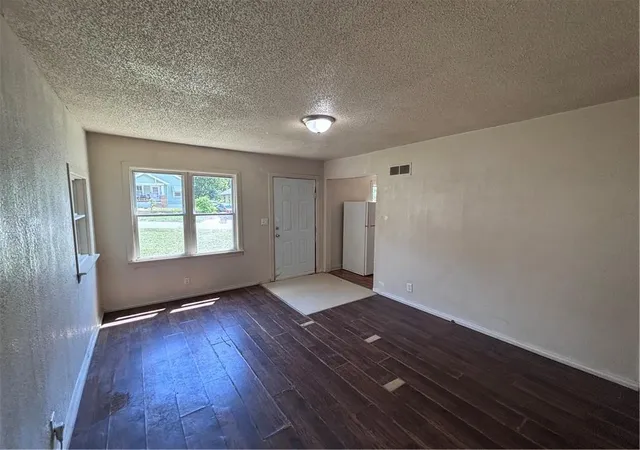 Homes for sale in Kansas City, MO | 4436 Myrtle Ave, Kansas City, MO 64130 | MLS# 2630581