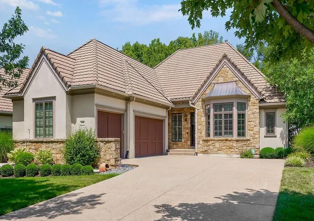 1st image of 2846 W 137Th Ter, Leawood, KS 66224 | MLS# 2630586