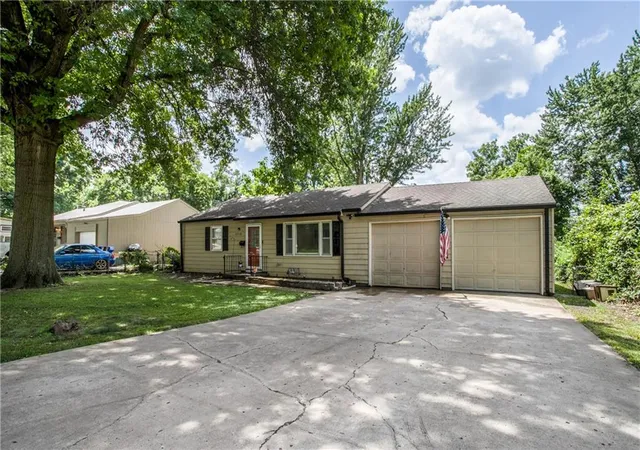 Homes for sale in Grandview, MO | 12710 7th St, Grandview, MO 64030 | MLS# 2630601