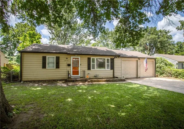 Homes for sale in Grandview, MO | 12710 7Th St, Grandview, MO 64030 | MLS# 2630601