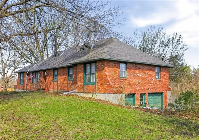 1st image of 15116 Chestnut St, Basehor, KS 66007 | MLS# 2630611