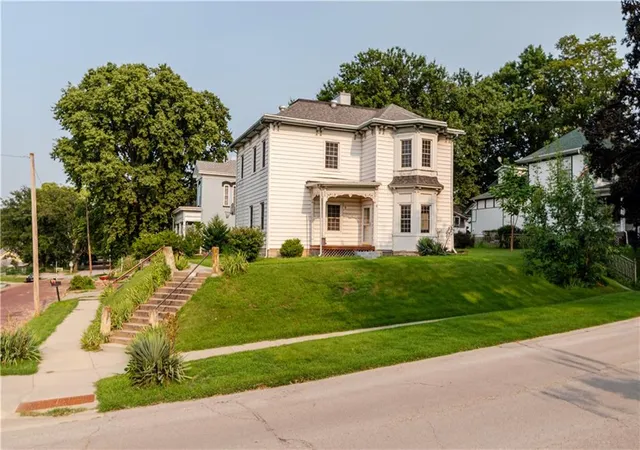 1st image of 900 S 5th Street, Atchison, KS 66002 | MLS# 2630612