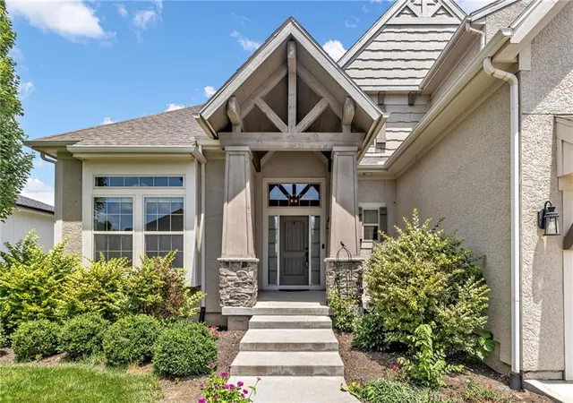 3rd image of 8904 W 166 St, Overland Park, KS 66085 | MLS# 2630621