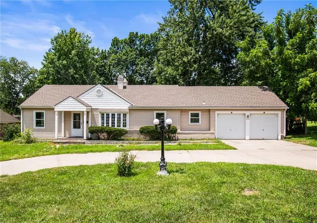 1st image of 2726 S Crysler Ave, Independence, MO 64052 | MLS# 2630626