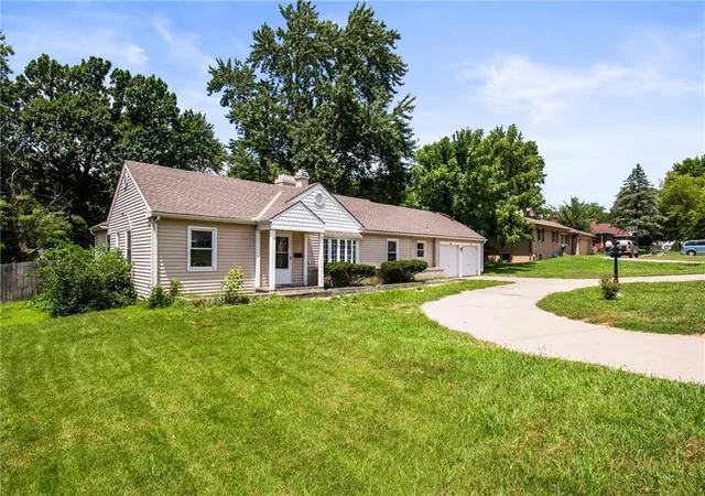 3rd image of 2726 S Crysler Ave, Independence, MO 64052 | MLS# 2630626