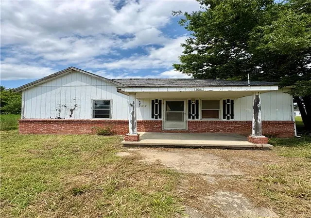 Homes for sale in Mound City, KS | 214 Chestnut St, Mound City, KS 66056 | MLS# 2630630