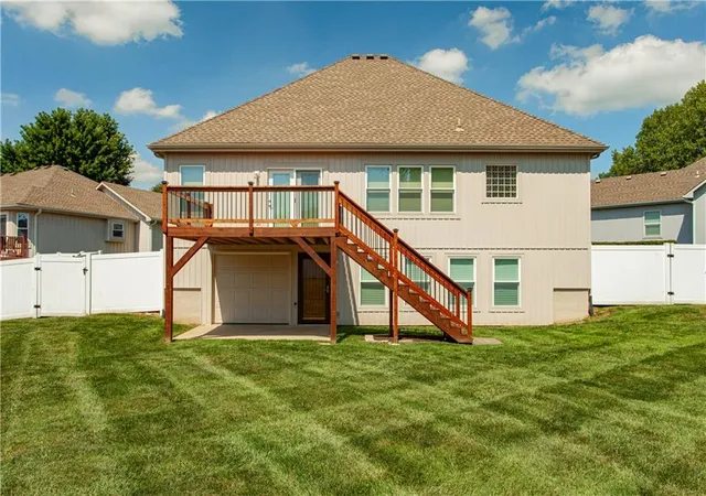 Photo 3 of Single family home for sale at 707 NW Baytree Cir, Grain Valley, MO 64029 | MLS# 2630632 | Listing updated on 2026-10-06