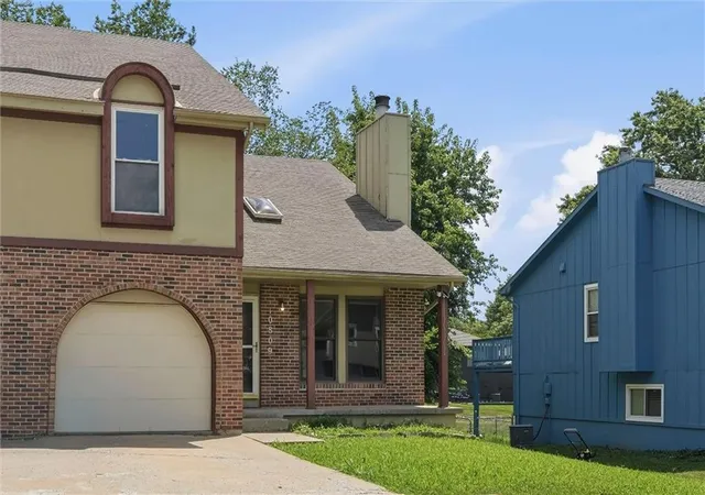 1st image of 10809 Haskins St, Overland Park, KS 66210 | MLS# 2630638