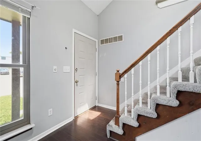 3rd image of 10809 Haskins St, Overland Park, KS 66210 | MLS# 2630638