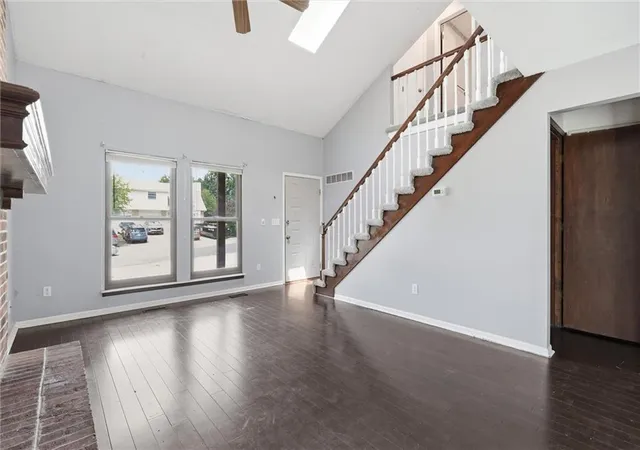 5th image of 10809 Haskins St, Overland Park, KS 66210 | MLS# 2630638