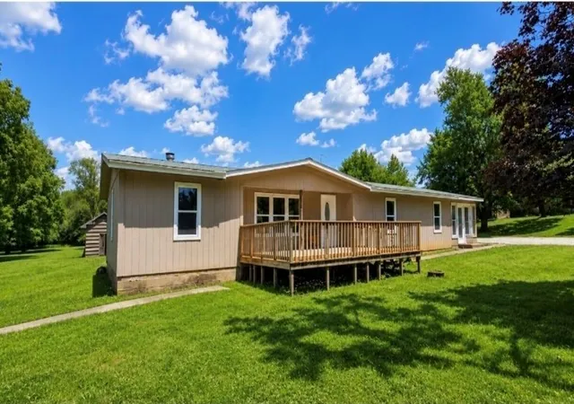 Homes for sale in Paola, KS | 31484 W 327th St, Paola, KS 66071 | MLS# 2630639