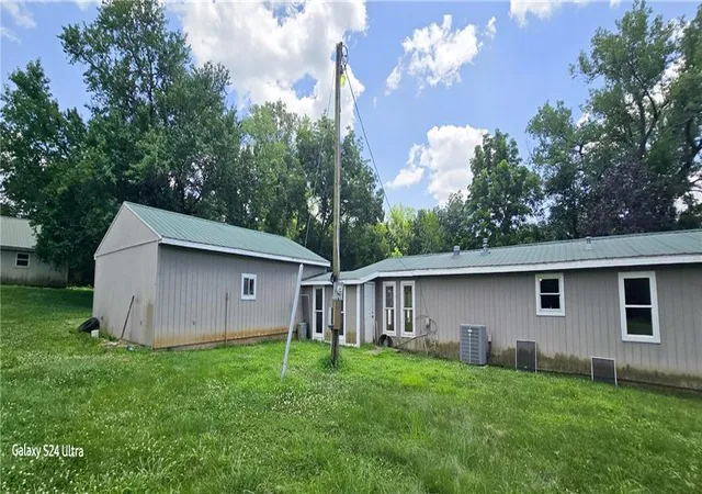 Homes for sale in Paola, KS | 31484 W 327Th St, Paola, KS 66071 | MLS# 2630639