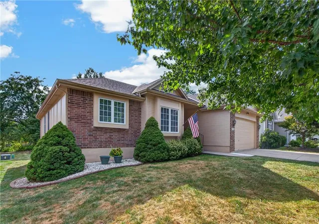 Photo 2 of Sale Pending at 1915 Meadowlark Dr, Raymore, MO 64083 | MLS# 2630650 | Listing updated on 2026-09-19