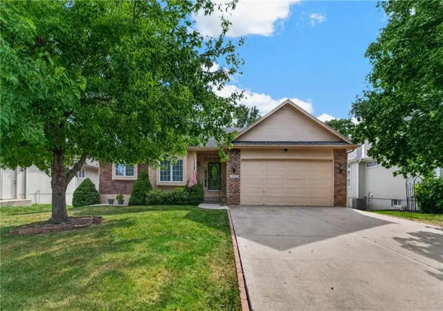 Photo 3 of Sale Pending at 1915 Meadowlark Dr, Raymore, MO 64083 | MLS# 2630650 | Listing updated on 2026-09-19