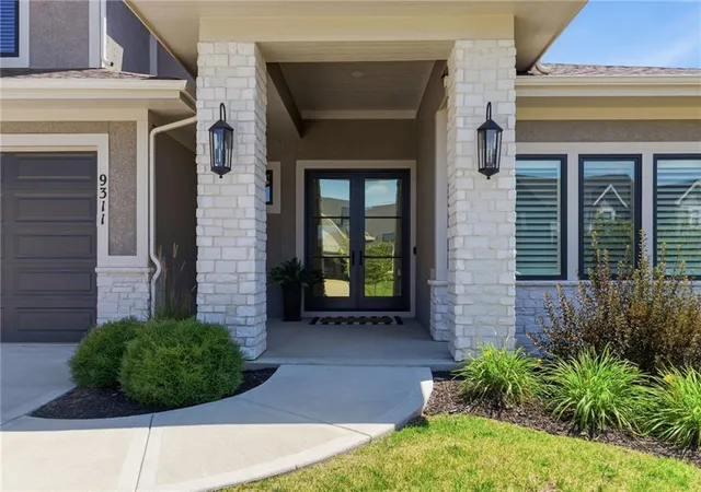 2nd image of 9311 W 168 Ter, Overland Park, KS 66085 | MLS# 2630651