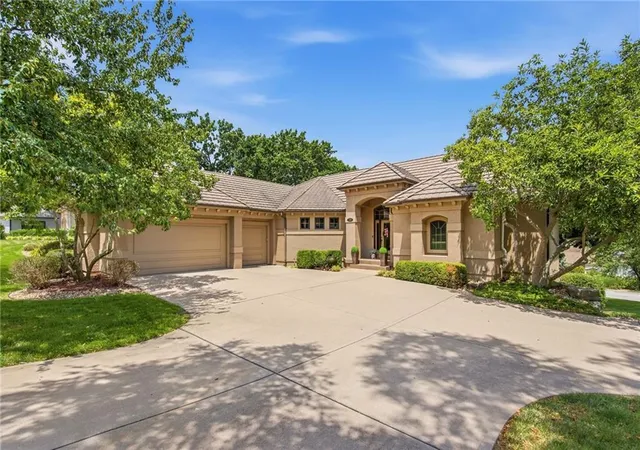 Photo 1 of Sale Pending at 138 S Shore Dr, Greenwood, MO 64034 | MLS# 2630655 | Listing updated on 2026-08-18