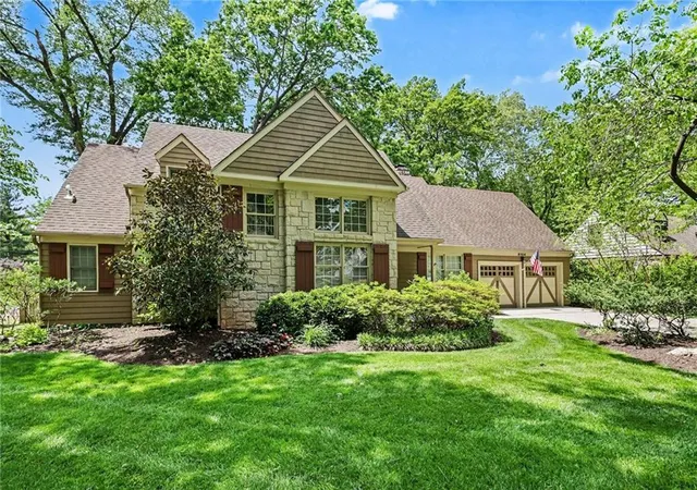 2nd image of 8104 Lee Blvd, Leawood, KS 66206 | MLS# 2630672