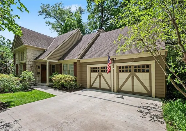 3rd image of 8104 Lee Blvd, Leawood, KS 66206 | MLS# 2630672