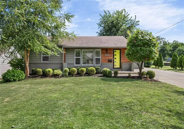 Single family home for sale at 4631 W 61st Street, Fairway, KS 66205 | MLS# 2630673