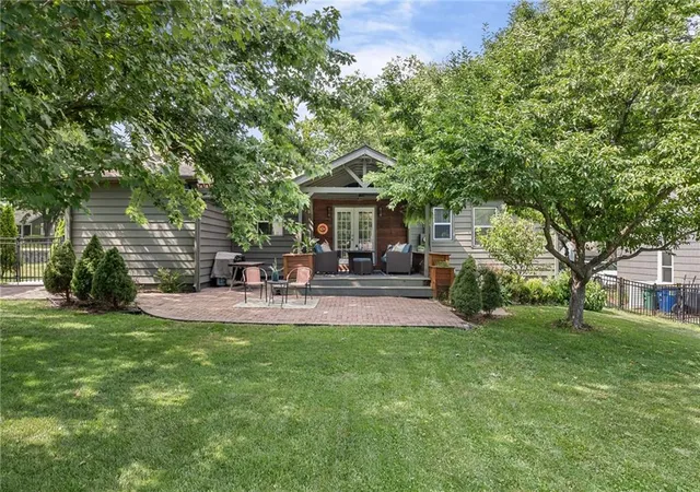 Photo 3 of Sale Pending at 4631 W 61st Street, Fairway, KS 66205 | MLS# 2630673 | Listing updated on 2026-10-16